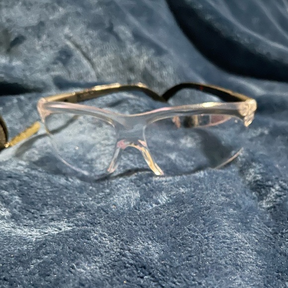 Plastic eyewear & case - Picture 4 of 4